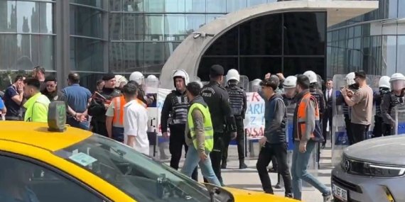 Hak Mücadelesi Veren İnşaat İşçilerine Gözaltı Saldırısı