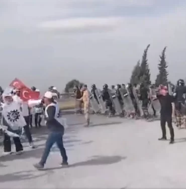 lezita-iscilerinin-uzerine-kalkanlarla-yuruduler