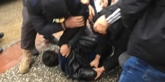 Kargon Var Diyerek Çağırıp Gözaltına Aldılar