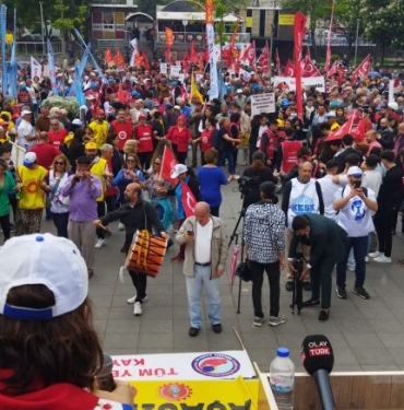 1-mayis-isci-ve-emekci-bayrami-kayseri-de-coskuyla-kutlandi