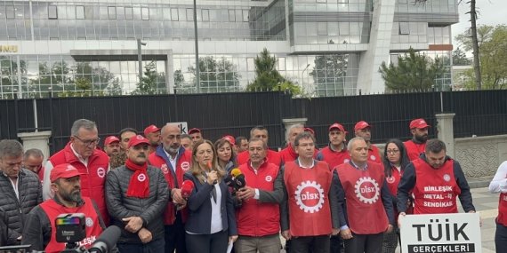 DİSK’ten TÜİK Önünde Protesto: Gerçekleri Açıkla, Ekmeğimle Oynama