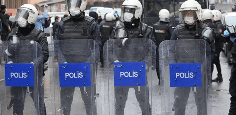 Kobane Davası’nın Ardından Kürt İllerinde Gösteri, Eylem ve Toplantı Yasağı