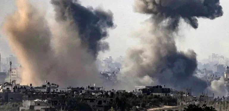 İsrail Gazze’deki Cibaliya Mülteci Kampını Vurdu: Onlarca Filistinli Hayatını Kaybetti