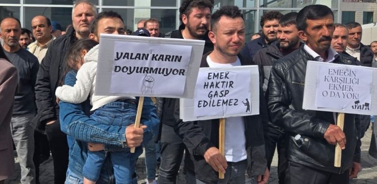 Aylardır Maaşları Ödenmeyen Maden İşçileri Holding Önünde