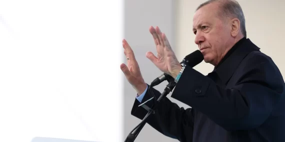 ‘Allah’ın Dinini Kullanma Reis’ Pankartına Tutuklama