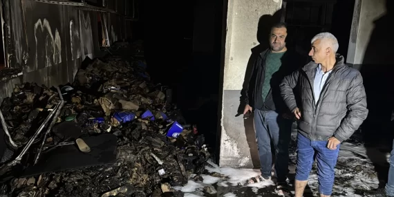 Terlik Fabrikasındaki Yangının Dumanından 11 İşçi Zehirlendi