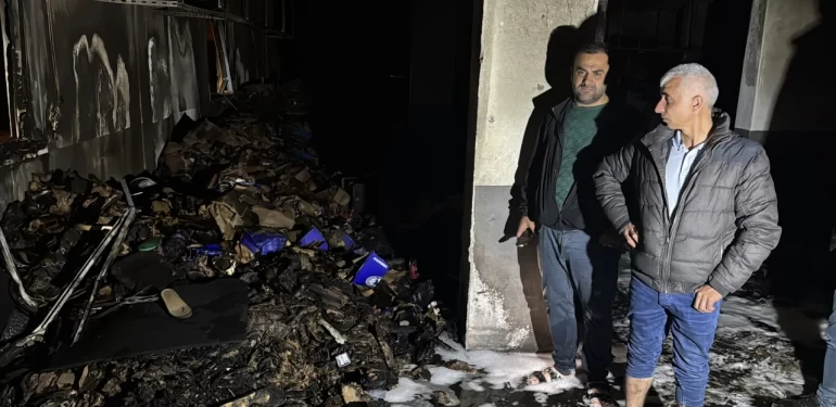 Terlik Fabrikasındaki Yangının Dumanından 11 İşçi Zehirlendi