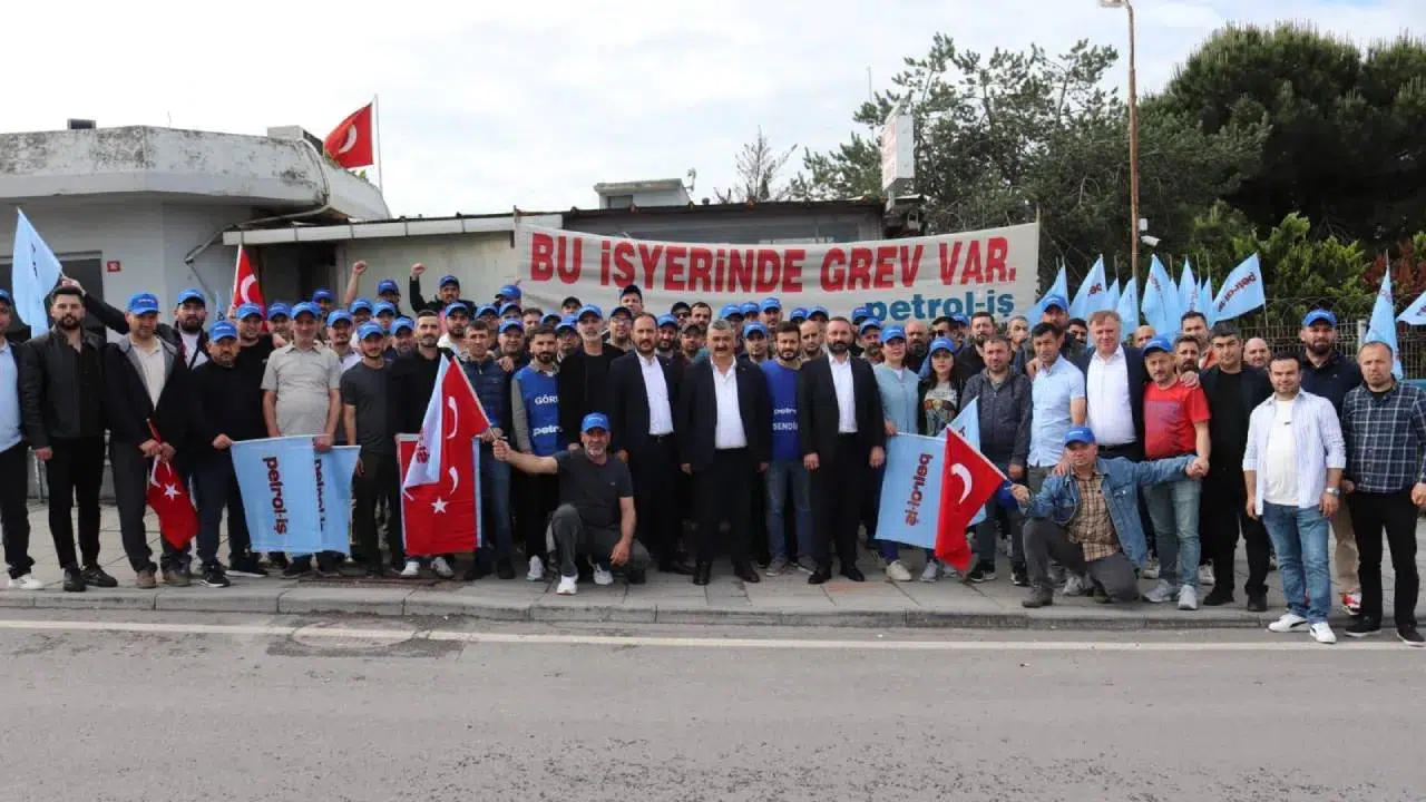 455-reckitt-benckiserde-grev-resmen-basladi-isciler-adil-ucret-icin-direniste