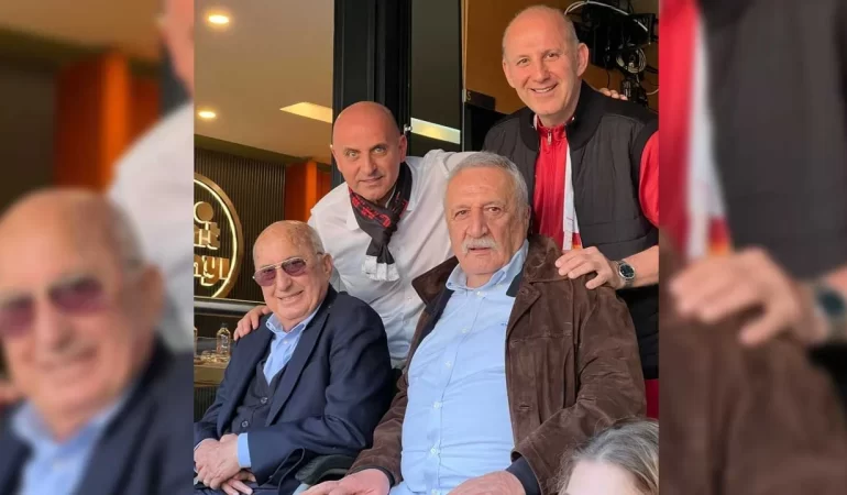 Mahkemenin Bulamadığı Mehmet Ağar Şampiyonluk Kutlamasındaydı