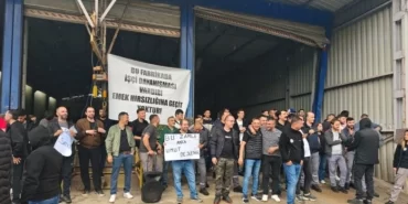 bursa-daki-dev-fabrikada-isciler-salter-indirdi-68342df553cac