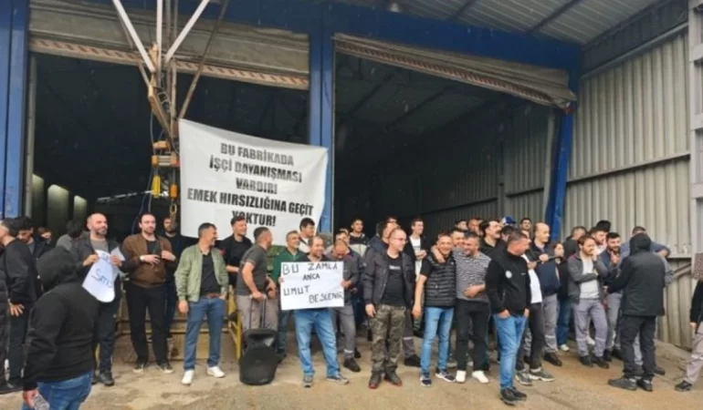 Aroma Fabrikası İşçileri Protokole Karşı İş Bıraktı