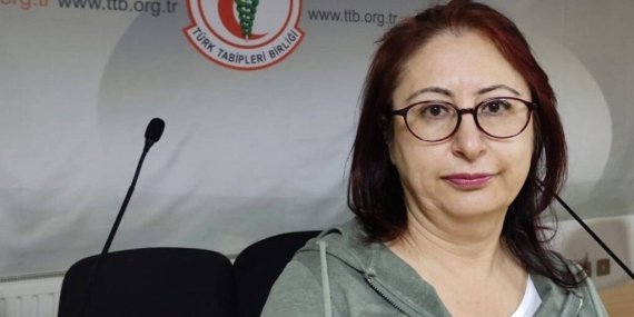 Kadın Platformunun Açıklamasını Okudu: Memurluktan Çıkarıldı