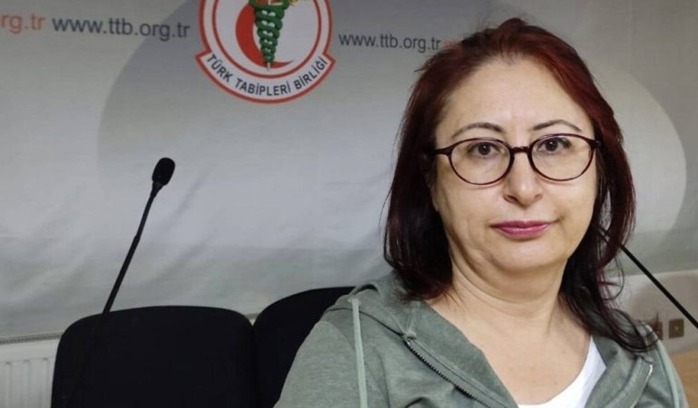 Kadın Platformunun Açıklamasını Okudu: Memurluktan Çıkarıldı