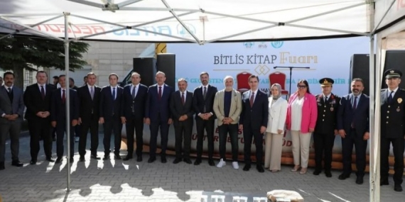 AKP’li Belediyenin Fuarına Kürt Yazarlar Alınmadı