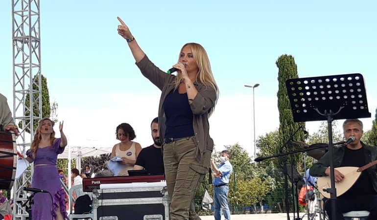 Sanatçı Pınar Aydınlar Tahliye Edildi