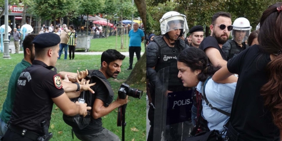 TGS: Gazeteciler Bu Yılı da Cezaevlerinde, Adliyelerde ve Karakollarda Geçirdi