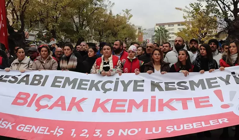 İki Sendikacıya Cumhurbaşkanına Hakaretten Tutuklama