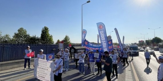 Savunma Sanayi İşçileri E-5’i Kapattı: Geçinemiyoruz!