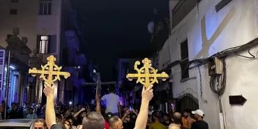 samda-binlerce-kisi-kilise-saldirisini-protesto-etti