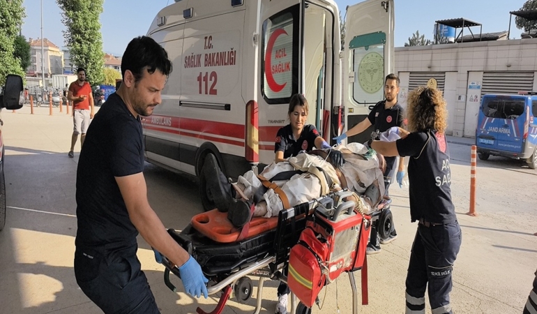 Fabrika Çatısından Düşen İşçi Hayatını Kaybetti