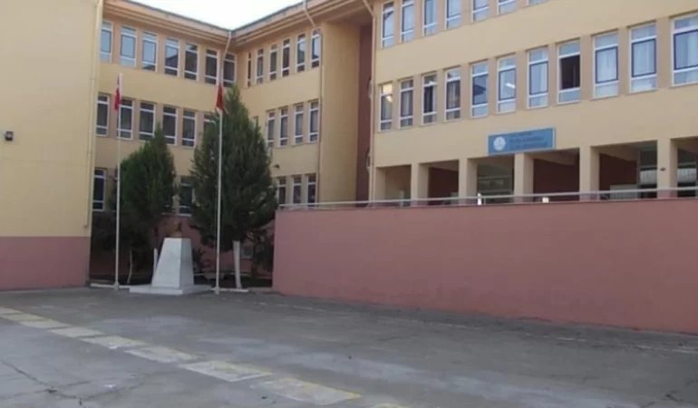 Eğitim Sen’den Öğrencilere Yemin Ettirilerek Tekbir Getirilen Görüntüler Hakkında Suç Duyurusu