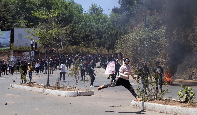 5674889_20250929t142947z-47690593-rc2n1haym4gj-rtrmadp-3-madagascarprotests_ls