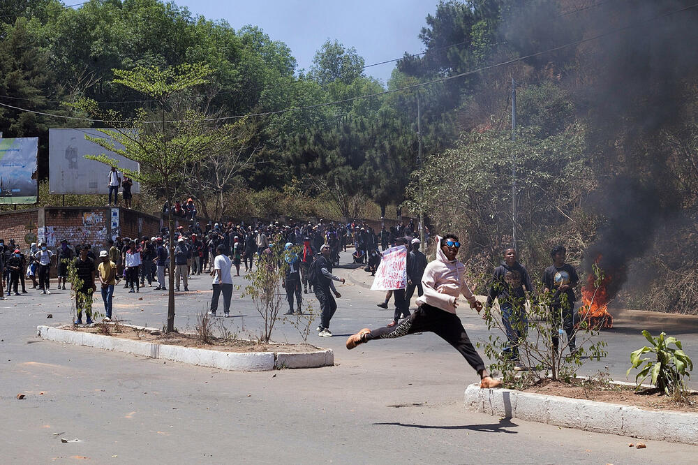 5674889_20250929t142947z-47690593-rc2n1haym4gj-rtrmadp-3-madagascarprotests_ls