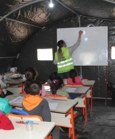 depremde-yikilan-kentler-yeni-egitim-donemine-hazir-mi-1-1536x864