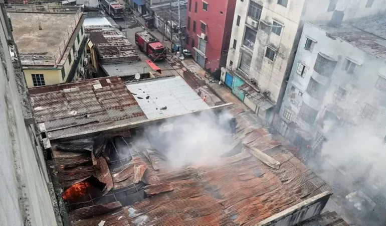 Bangladeş’te Bir Fabrikada Çıkan Yangında 16 İşçi Hayatını Kaybetti