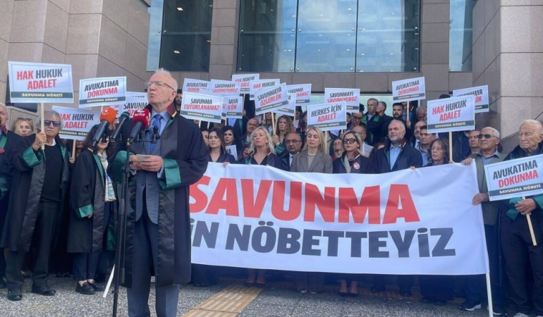İstanbul Barosu, Çağlayan Adliyesi Önünde ‘Savunma Nöbeti’ Başlattı