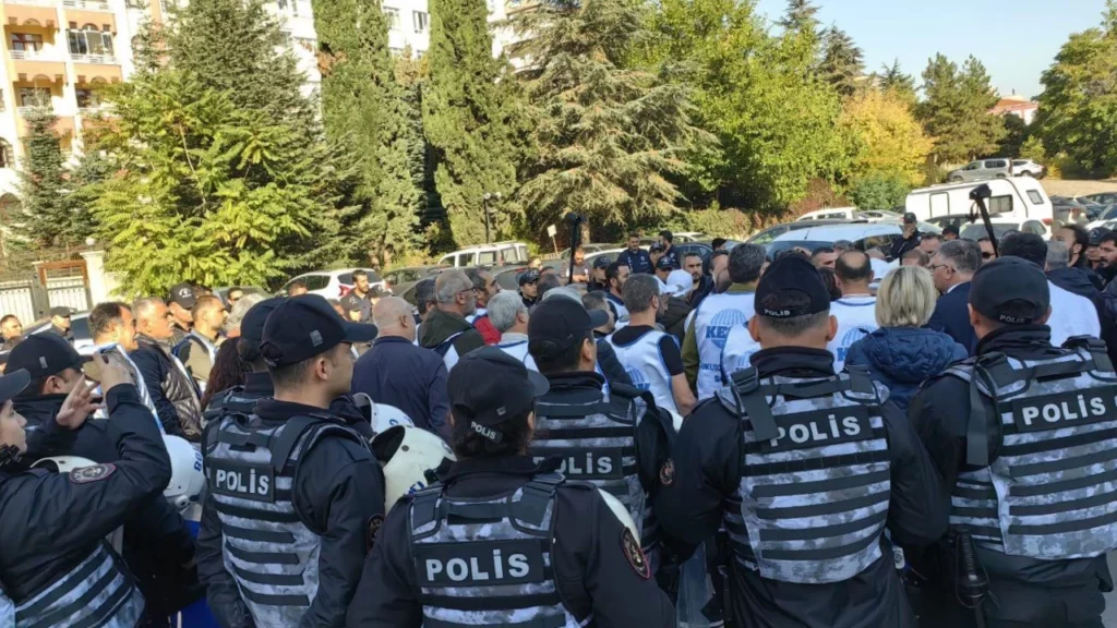 polis