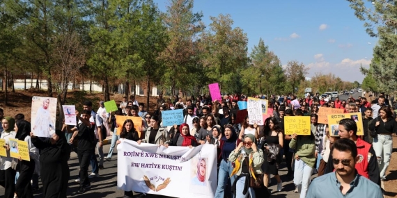 Dicle Üniversitesi Öğrencileri Rojin Kabaiş İçin Yürüdü