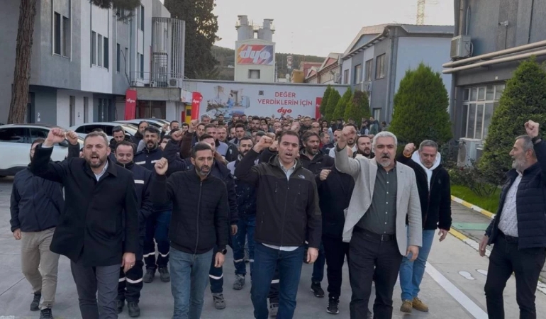 dyo-boya-iscileri-taserona-karsi-fabrikayi-terk-etmeme-karari-aldi-9cpl