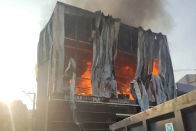 kocaelide-parfum-deposunda-cikan-yangin