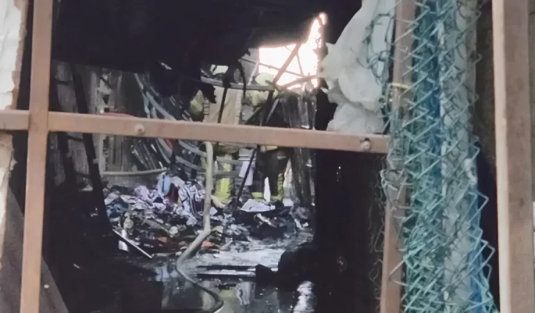 sultangazi-de-tekstil-atolyesindeki-yangin-10-19398578_amp