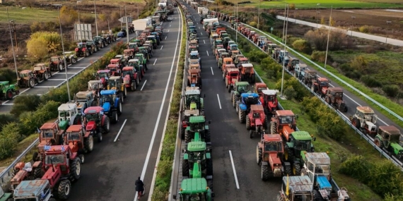 Yunanistan’da Çiftçi Eylemleri: Yolları Kapattılar, Havaalanını İşgal Ettiler
