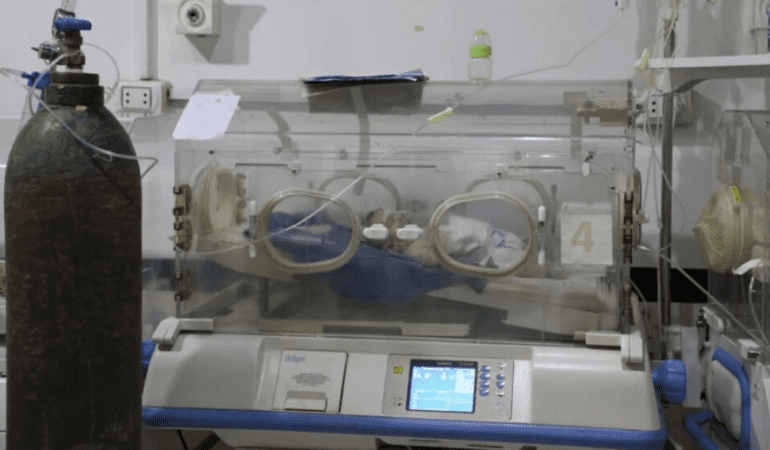 Rojava’daki Doktorlardan Çağrı: Bebeklere Yönelik Sessiz Katliam Gerçekleşmeden, Kuşatma Kaldırılsın