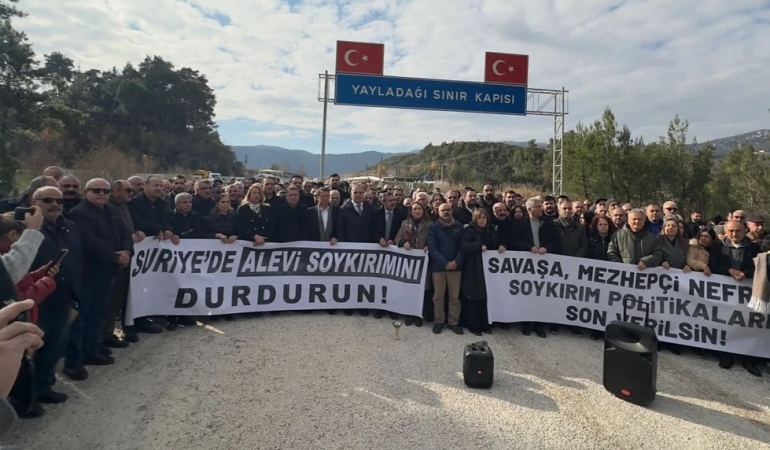 Hatay’da Alevi Örgütleri Suriye’deki Katliamı Protesto İçin Sınırda Toplandı