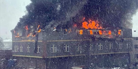 Tuzla’da Çakmak Üretim Fabrikasında Yangın