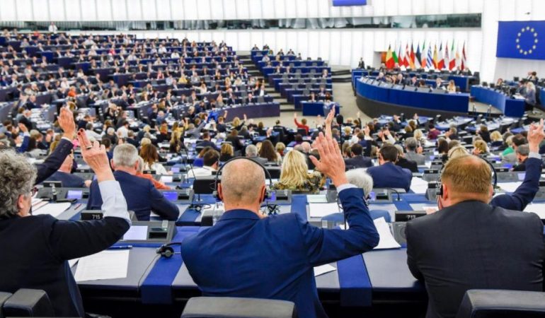 AB, İran Devrim Muhafızları Ordusu’nu Terör Örgütü Listesine Aldı!