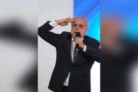 akp-ye-gecen-hasan-ufuk-cakir-hizini-alamadi-erdogan-in-fotografina-selam-durdu