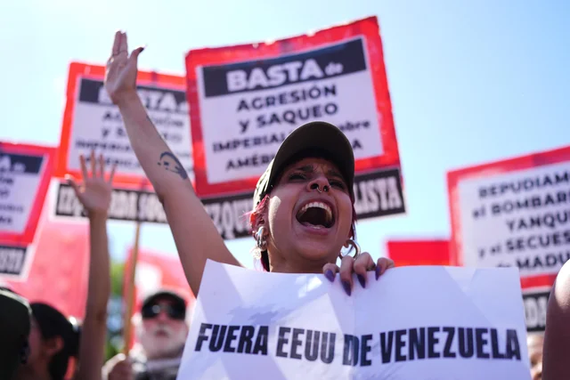 Dünya Halkları Meydanlardan Haykırdı: Emperyalizm Venezüella'dan Defol! 7 ap26003672697319