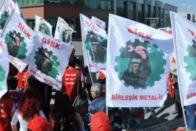 Sendikalardan, Ulusal İş Sağlığı ve Güvenliği (İSG) Konseyi Üyeliğinden Çıkarılmalarına Tepki 6 birlesik-metal-is-tmmob-ve-ttbnin-is-sagligi-ve-guvenligi-konseyinden-cikarilmasini-kabul-etmiyoruz