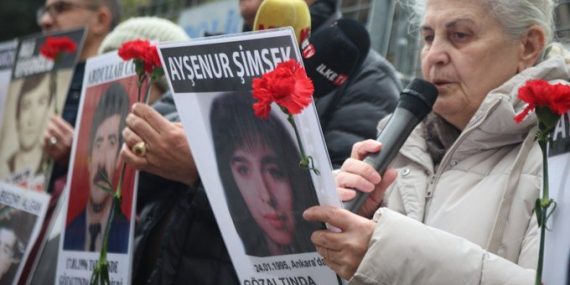 Cumartesi Anneleri/İnsanları 1087. Hafta Eylemi: Ayşenur Şimşek İçin Adalet İstendi
