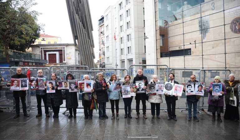 Cumartesi Anneleri/İnsanları 1084. Haftada Galatasaray Meydanı’ndaydı: “2026 Kayıplarımıza Kavuştuğumuz Yıl Olsun”