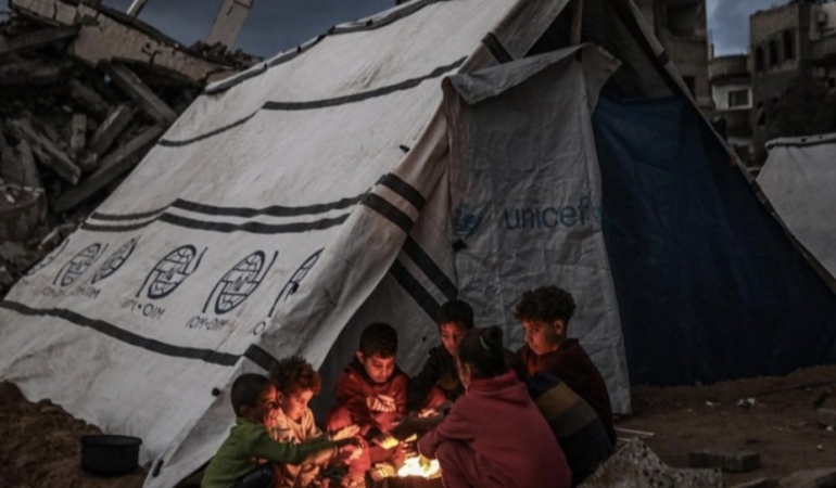 Gazze’de İnsanlık Ölüyor: 18’i Çocuk 21 Kişi Soğuktan Hayatını Kaybetti