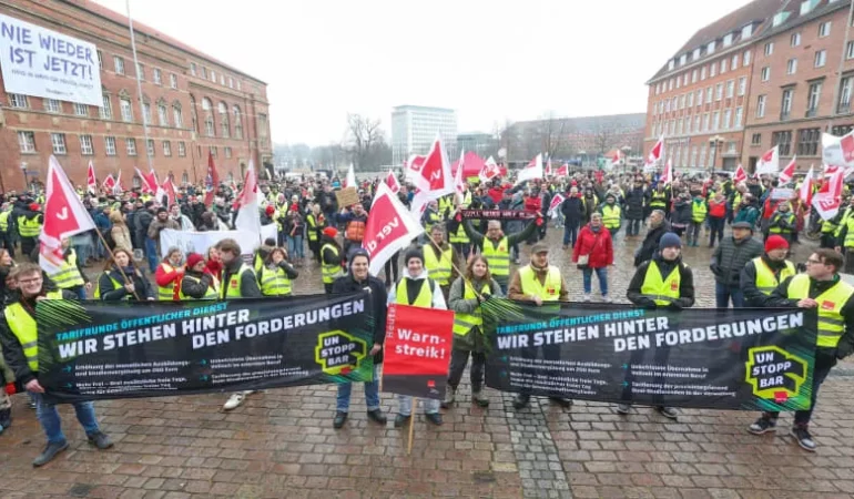 Almanya’da Kamu Emekçilerinden Ücret Artışı Talebiyle Uyarı Grevi