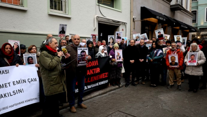 Hasta Tutsaklar Mehmet Emin Çam, Recep Bekik ve Fevzi Adanır İçin Ankara ve İstanbul'da Eylem 6 CREATOR: gd-jpeg v1.0 (using IJG JPEG v62), quality = 90