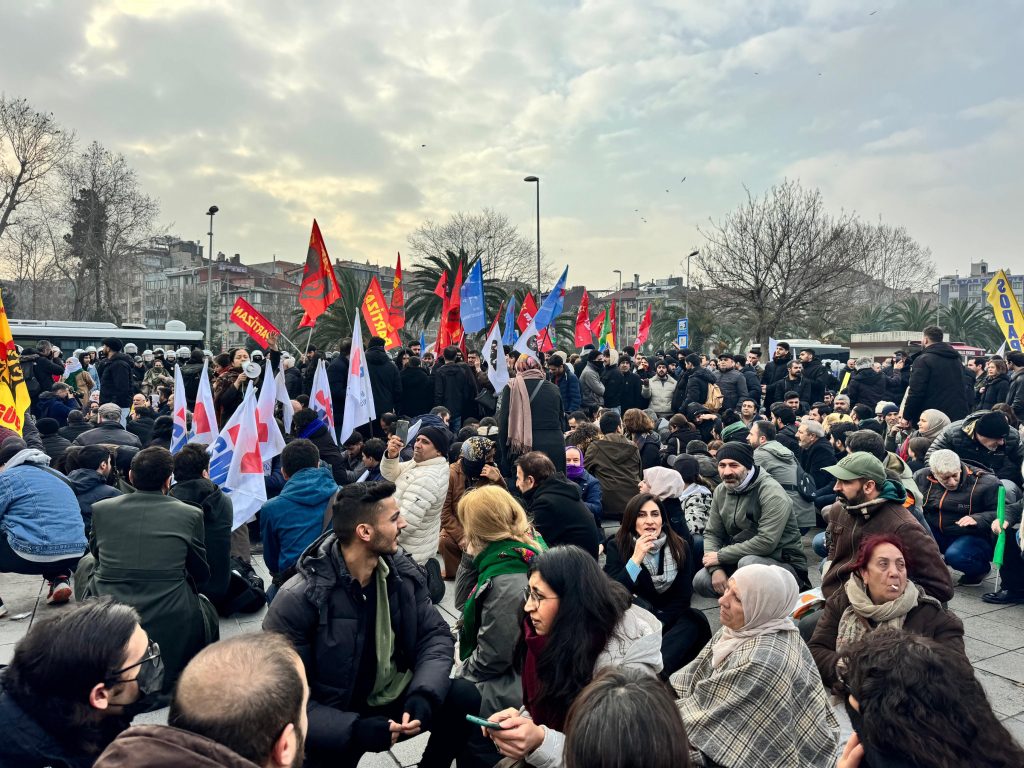 İstanbul'daki Rojava Protestosuna Polis Müdahalesi: Çok Sayıda Gözaltı 7 ist4