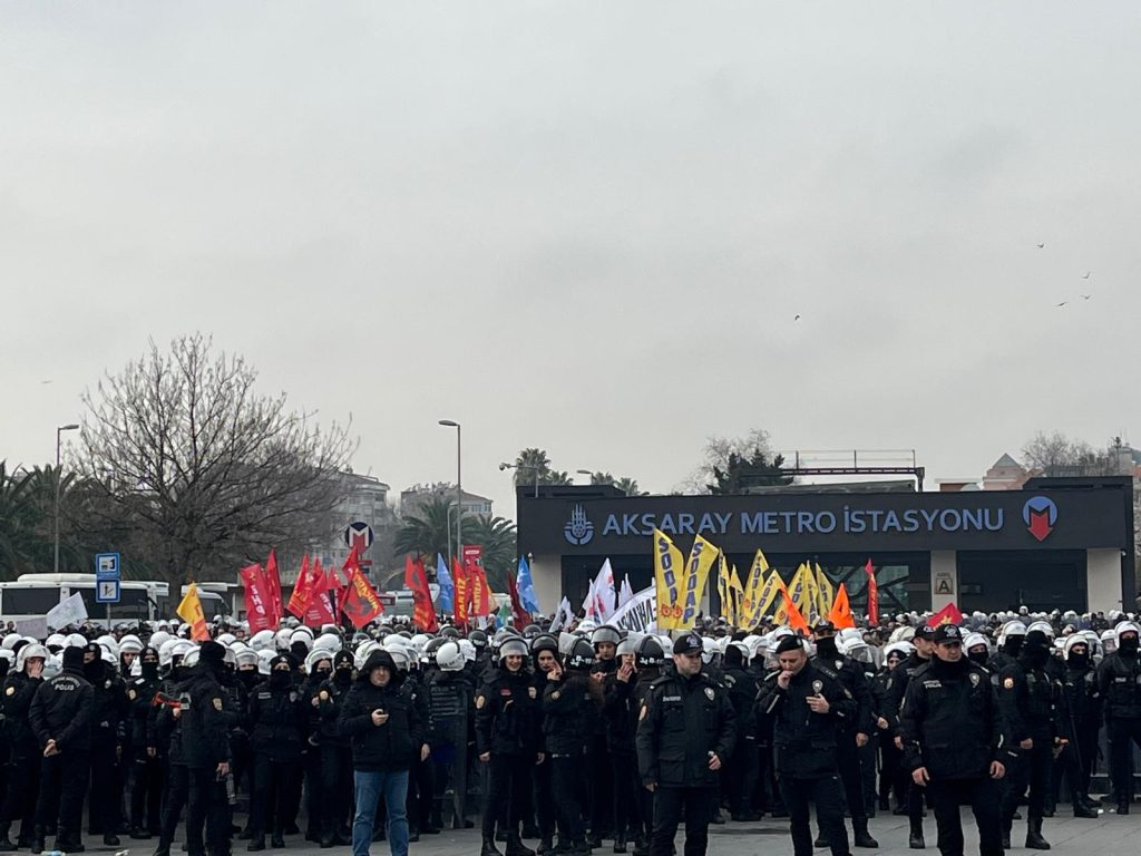İstanbul'daki Rojava Protestosuna Polis Müdahalesi: Çok Sayıda Gözaltı 10 ist5